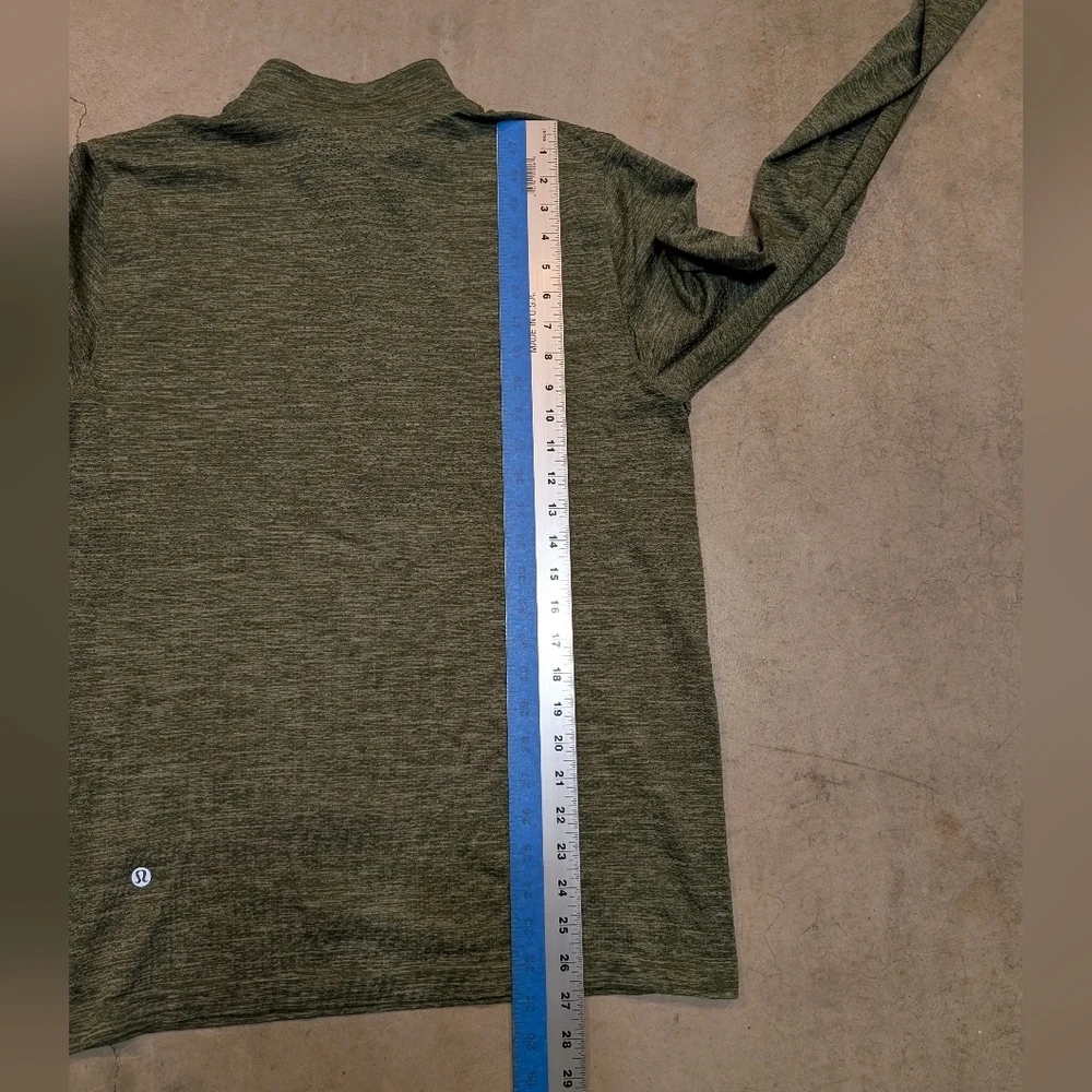 lululemon athletica Vent Tech Men's Green 1/4 Zip Sweater Long Sleeve - Picture 8 of 8